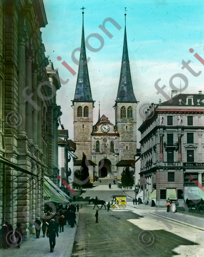 Luzern. Stiftskirche | Lucerne. Collegiate Church - Foto foticon-simon-021-004.jpg | foticon.de - Bilddatenbank für Motive aus Geschichte und Kultur